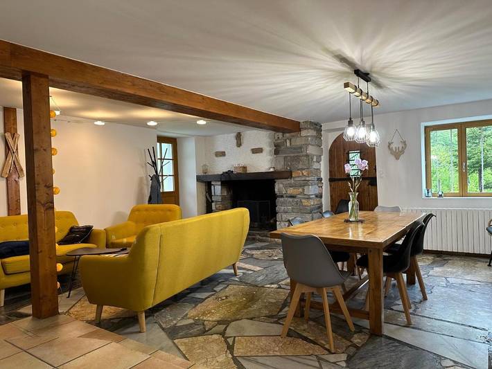 Location de vacances pour 8 personnes, avec vue et jardin à Saint-Aventin - 3