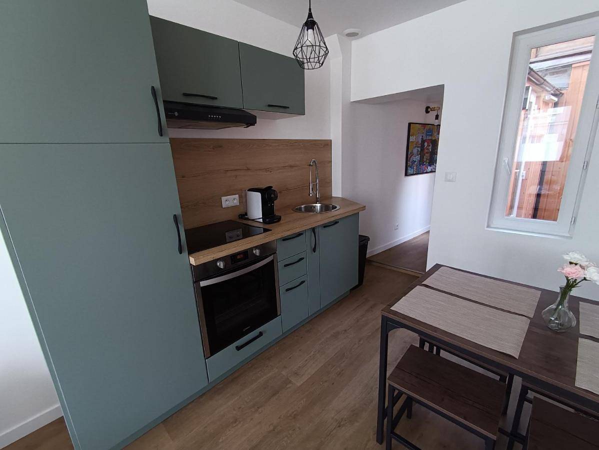 Two-Bedroom House in Dozulé, Région de Lisieux