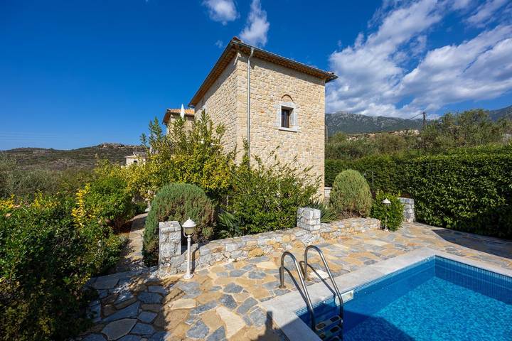 Location de vacances pour 7 personnes, avec jardin et terrasse dans Stoupa - 3