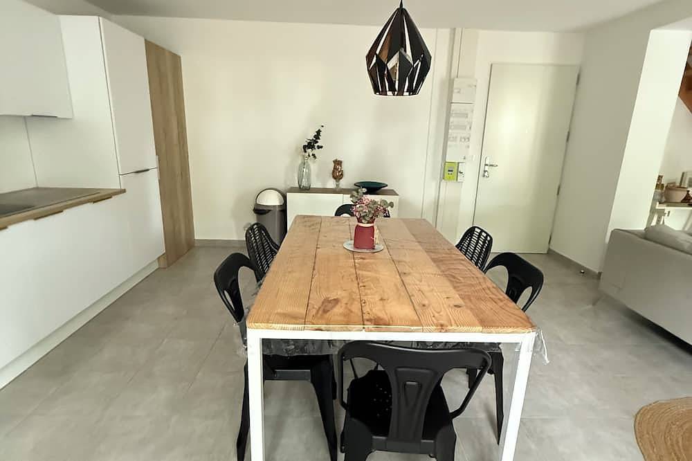 Ganze Wohnung, Le Hugo F3 in maison de maître - Charm & conviviality close to town and beaches in Marsillargues, Côte d'Améthyste