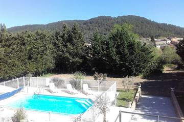 Location de vacances pour 6 personnes, avec balcon et jardin à Cabasse