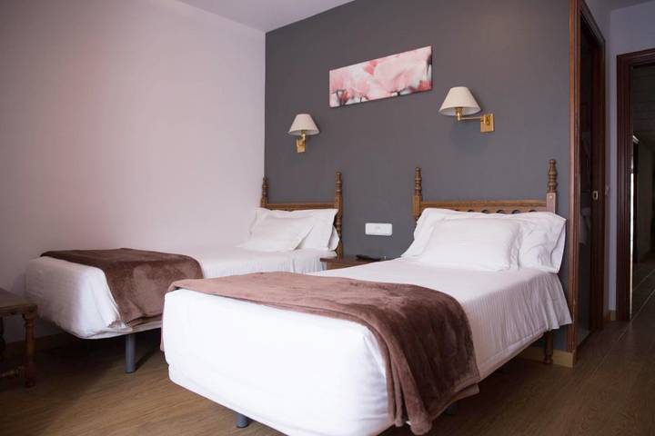 Hotel para 3 personas - 1