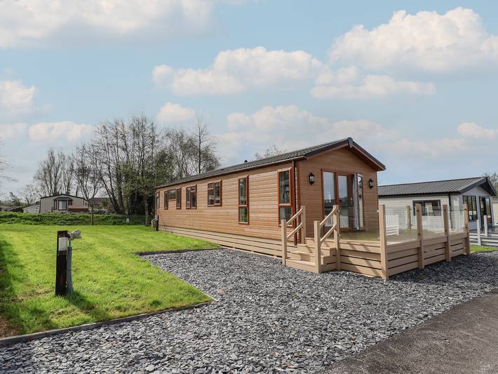 Lodge for 4 people, with garden and pool as well as sauna - 1