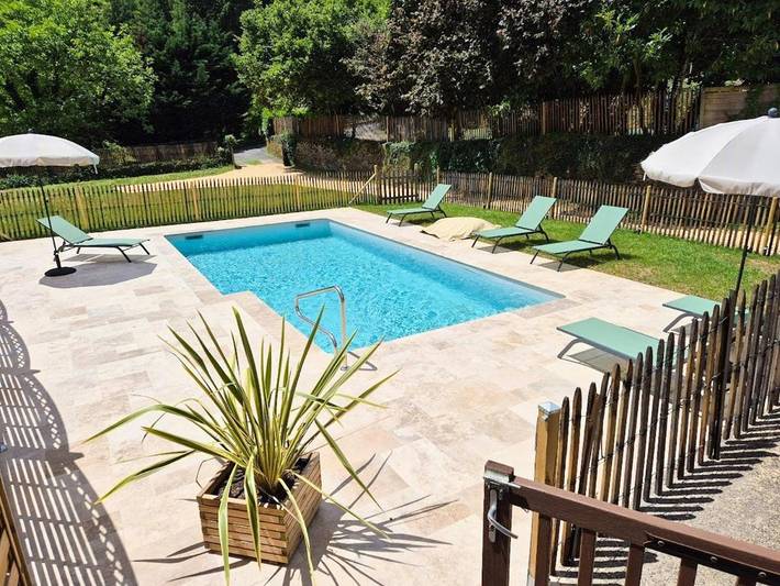 Location de vacances pour 8 personnes, avec terrasse ainsi que piscine et jardin, animaux acceptés à Prats-du-Périgord - 2