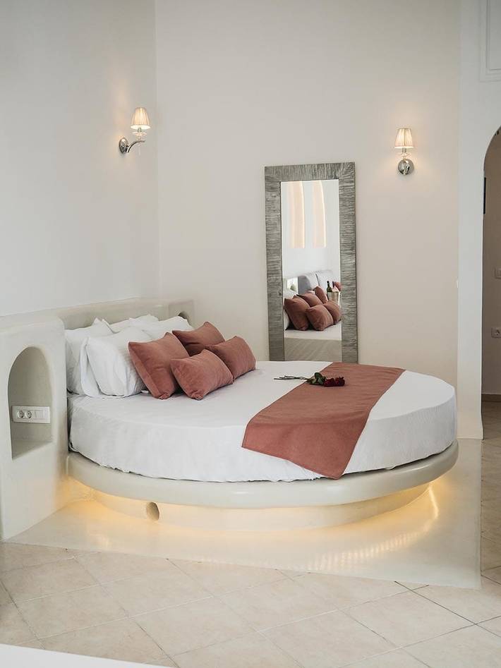 Location de vacances pour 2 personnes, avec terrasse et jardin dans Firostefani - 4