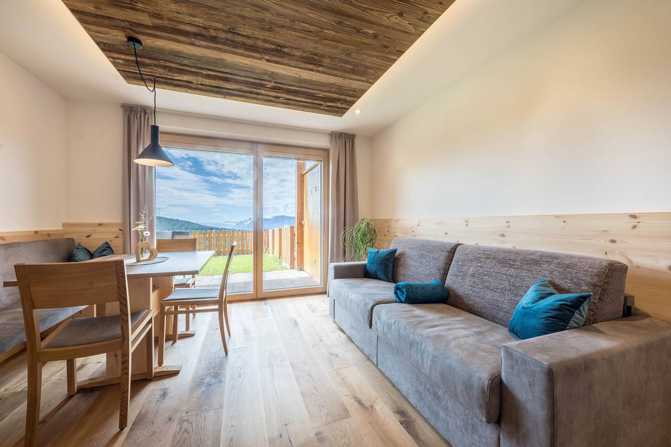 Appartamento intero, Appartamento di vacanza "Thymian - Kuenhof" con vista sulle montagne, Wi-Fi, giardino e sauna in Verano, Alpi Sarentine