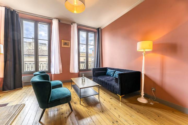 Apartamento entero, Magnífico apartamento para 5 personas idealmente situado Place Gambetta in Burdeos, Región de Burdeos