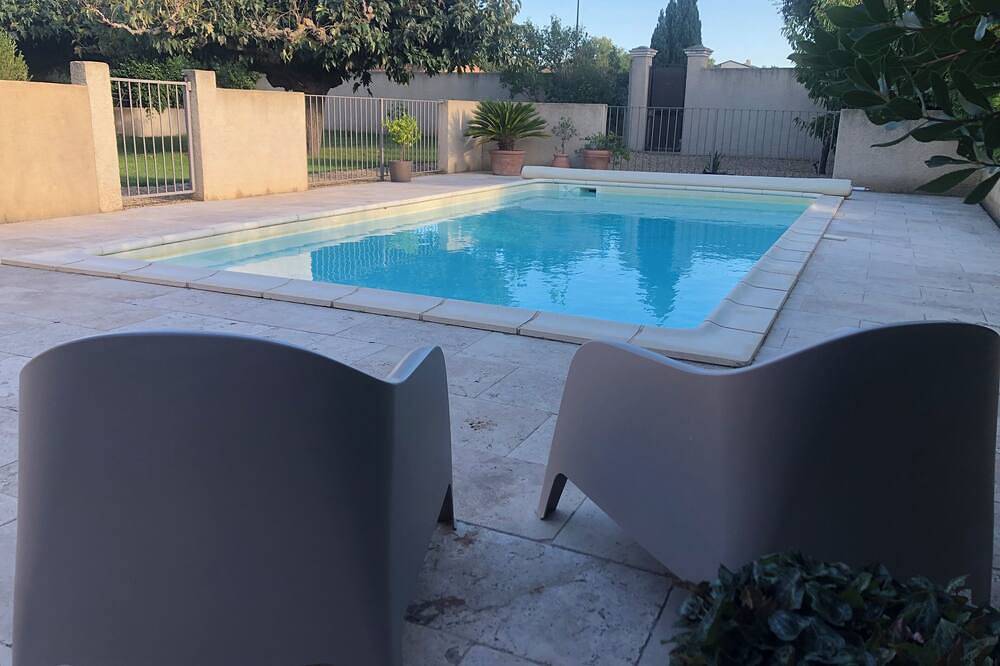 Apartamento entero, La Maisonnette de Line located between Alpilles and Lubéron. in Sénas, Region de Arles