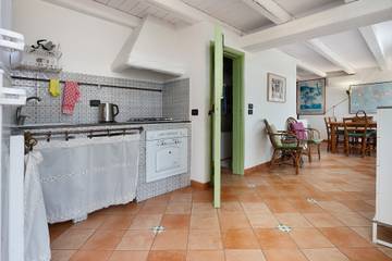 Vacation Rental for 8 Guests in Cefalù (Municipality), Palermo Province, Picture 4