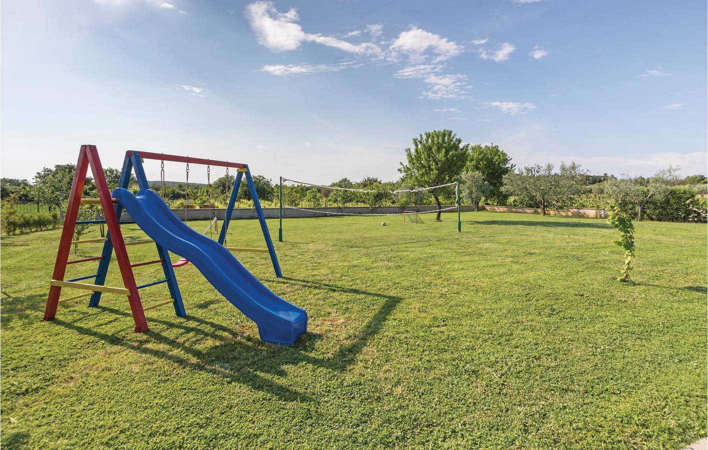 Reizende 2-Zimmer-Wohnung mit Pool und Terrasse, 500 m vom Stadtzentrum von Muntic entfernt in Muntic, Südküste Istrien