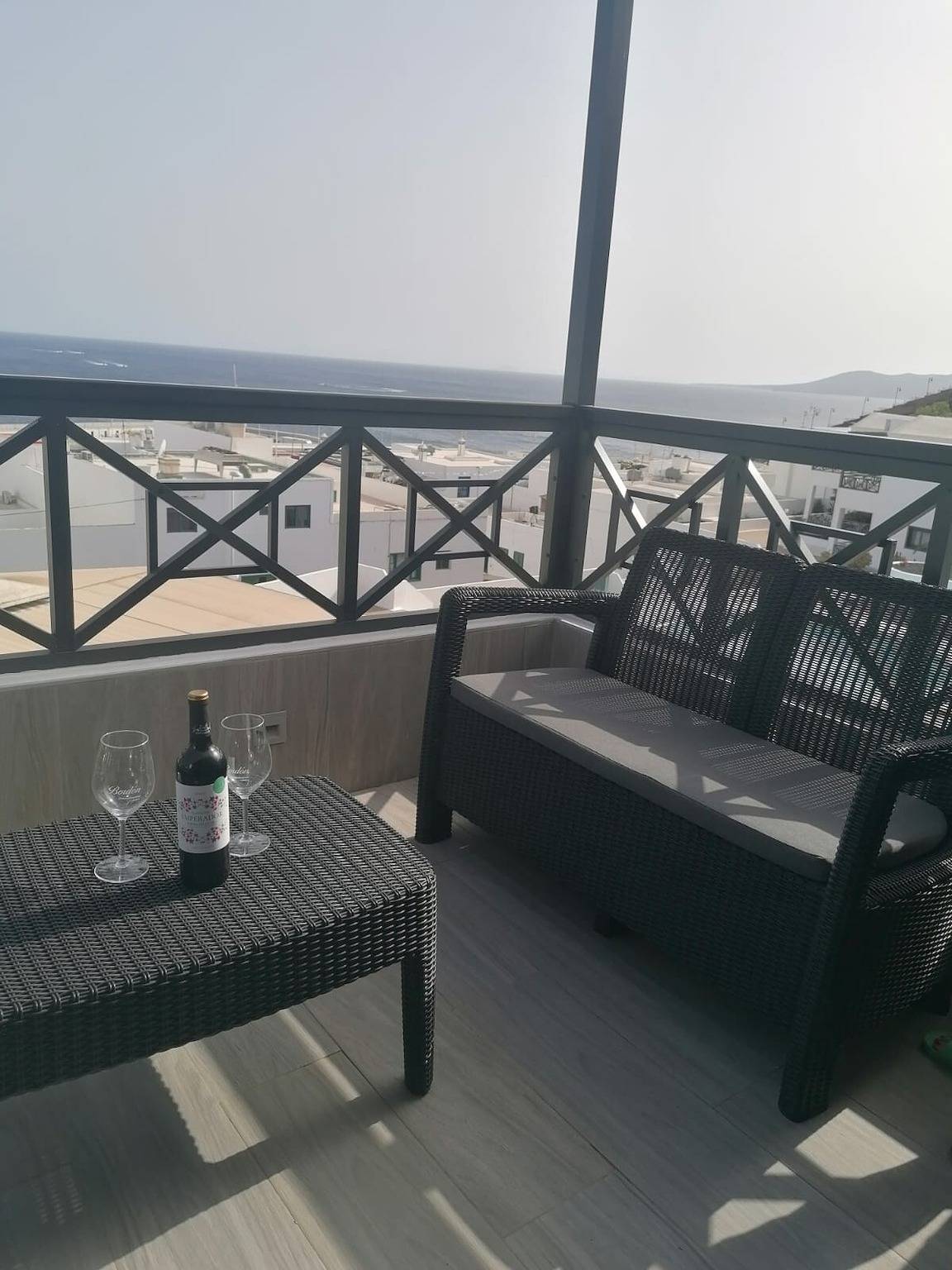 Ganze Wohnung, Ferienwohnung 'Apartamento Alyce' mit Meerblick, privater Terrasse und Wi-Fi in Puerto del Carmen, Tías