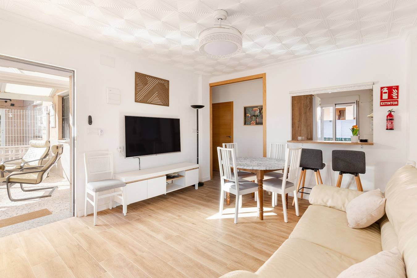 Casa vacacional 'La historia de la Casa de los Gatos' con terraza privada y Wi-Fi in Los Narejos, Mar Menor