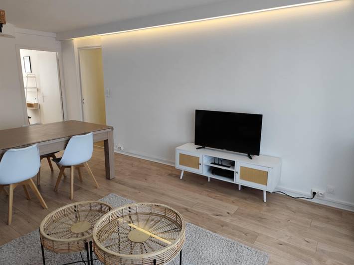 Hel lejlighed, L'Eskale 3 Bedrooms 6 Guests in Valence, Valence Området
