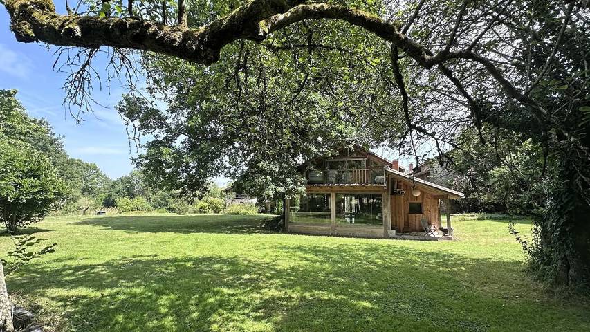 Gîte pour 9 personnes, avec jardin dans Saint-Cyr