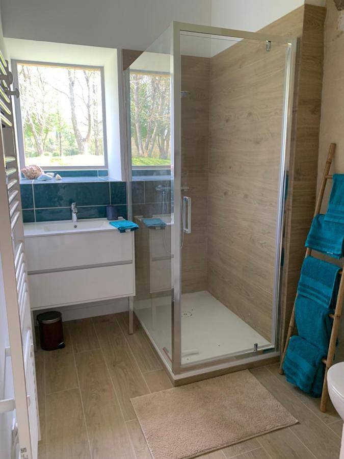 Location de vacances pour 4 personnes, avec vue ainsi que terrasse et piscine dans La Roche-Jaudy - 4