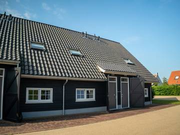 Ferienhaus für 4 Personen, mit Terrasse und Sauna sowie Balkon/Terrasse in Nieuwvliet