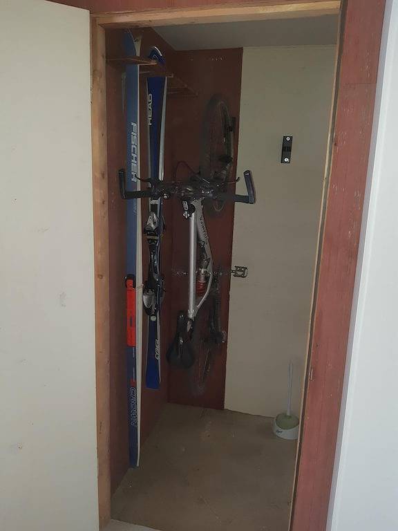 Vacation rental for 4 people, with yard in British Columbia