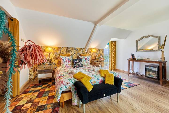 Gîte pour 2 personnes, avec jacuzzi ainsi que piscine et jardin à Surville - 2