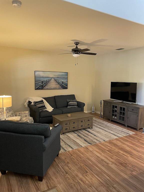 Ganze Wohnung, Resort Style Development w/ Pool Tiki Bar - Sleeps 6 in Fort Myers, Southwest Florida