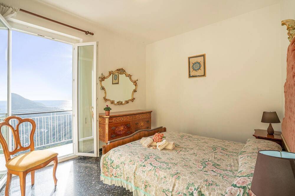 Appartamento intero, Appartamento che accetta animali. in Bracco (Moneglia), Moneglia