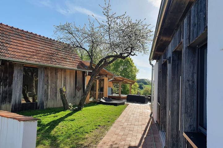 Ferienwohnung für 4 Personen, mit Whirlpool und Terrasse sowie Garten und Sauna in Graz & Umgebung