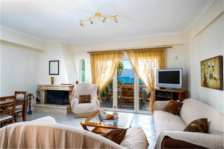 Gîte pour 4 personnes, avec balcon et vue dans Selianitika - 2