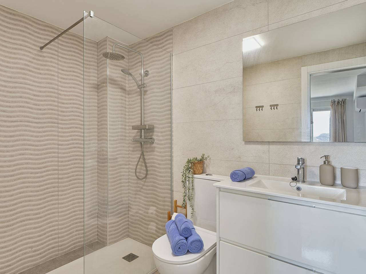 Entire apartment, Doña Julia Golf Views in Bahia de Casares, Casares