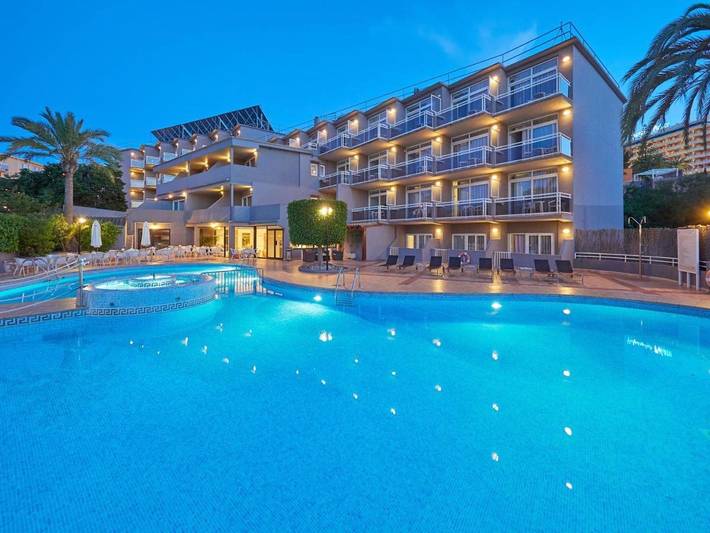 Hotel für 3 Personen, mit Balkon und Terrasse sowie Pool in Cala Major