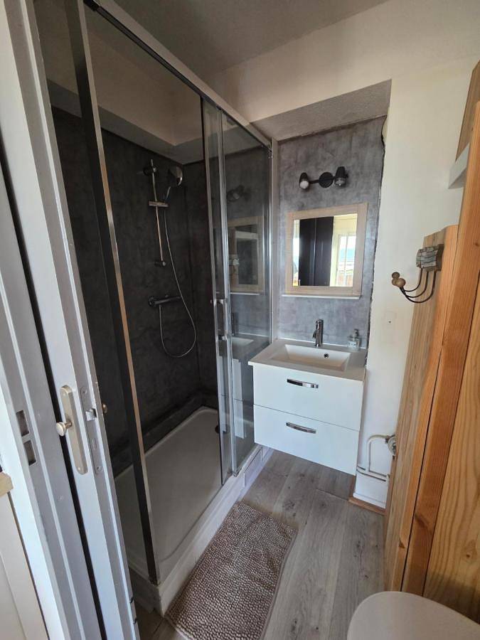 Gîte pour 3 personnes, avec vue ainsi que balcon et piscine dans Plage des Aresquiers - 4