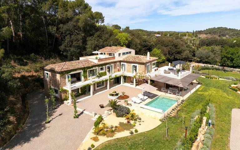 Casa rural para 14 personas, con Terraza y Jardín en Rupiá