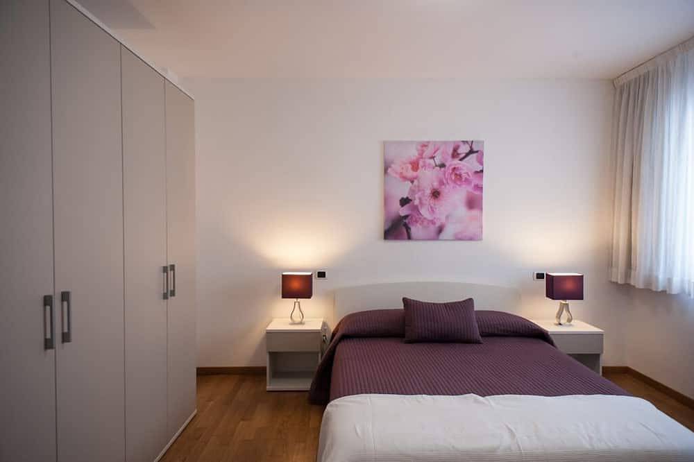 Renovated House Only 100mt from the beach with Wifi and A/C and private parking in Viareggio, Italienische Riviera
