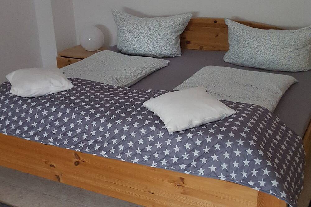 Ganze Wohnung, Ferienwohnung Warnken - 15 km vom Jadebusen an der Nordsee in Zetel, Südliche Nordseeküste