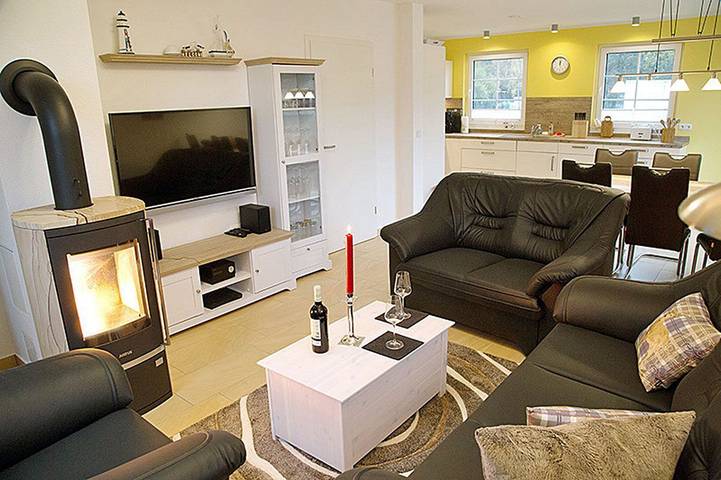 Ca. 350m zum Ostseestrand, WLAN, Sauna, Kamin, Waschmaschine, bis 6 Personen in Breege, Rügen