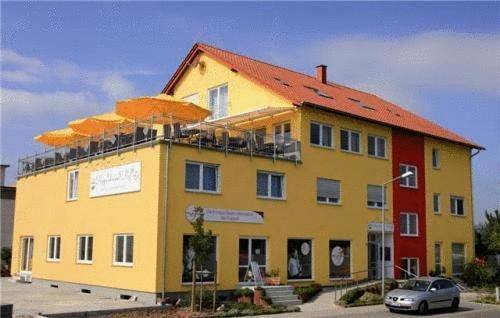 Hotel, mit Terrasse in Worms
