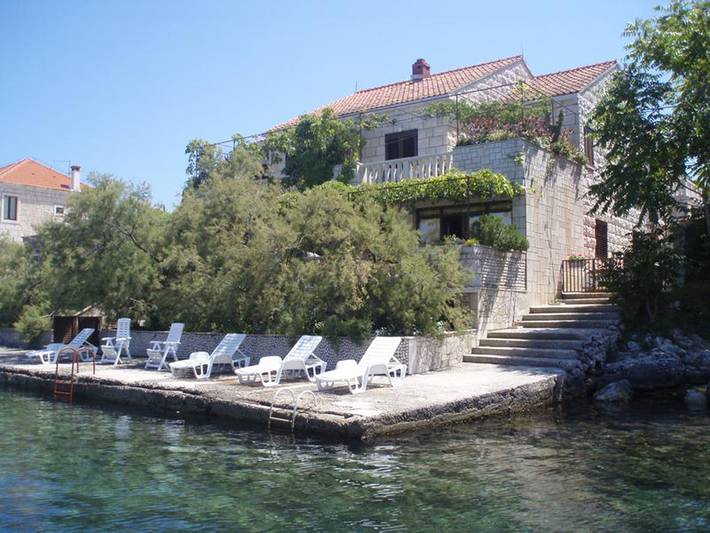 Ferienwohnung für 2 Personen, mit Meerblick und Balkon/Terrasse sowie Garten und Ausblick auf Korcula