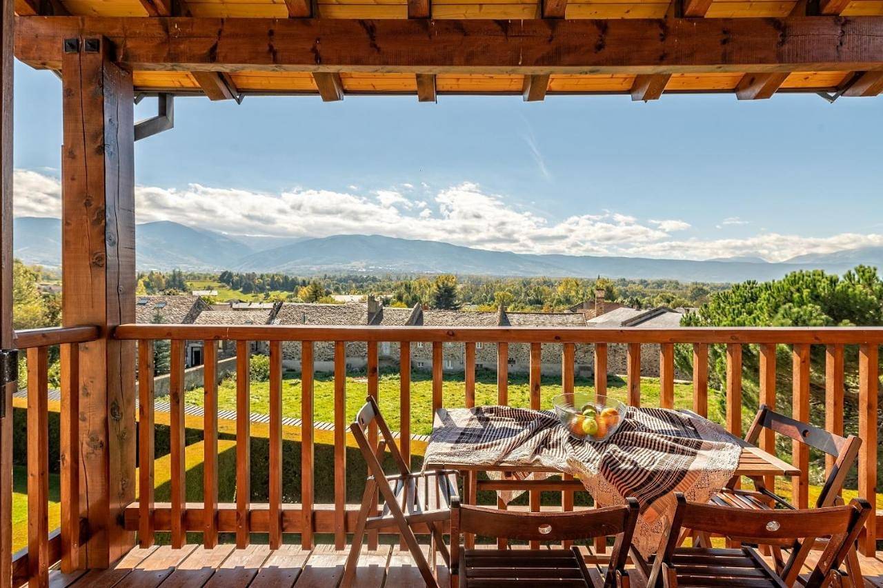 Five-Bedroom House in Estavar, Parque Natural Regional de los Pirineos Catalanes