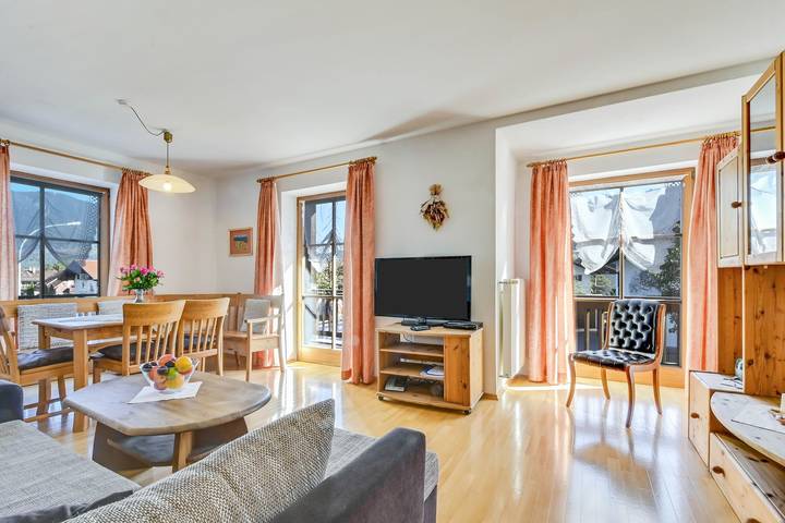 Ganze Wohnung, Katharinenhof Ferienwohnung "Kramer Sehr Groß" mit Balkon, Bergblick & Wlan in Garmisch-Partenkirchen, Bayerische Alpen