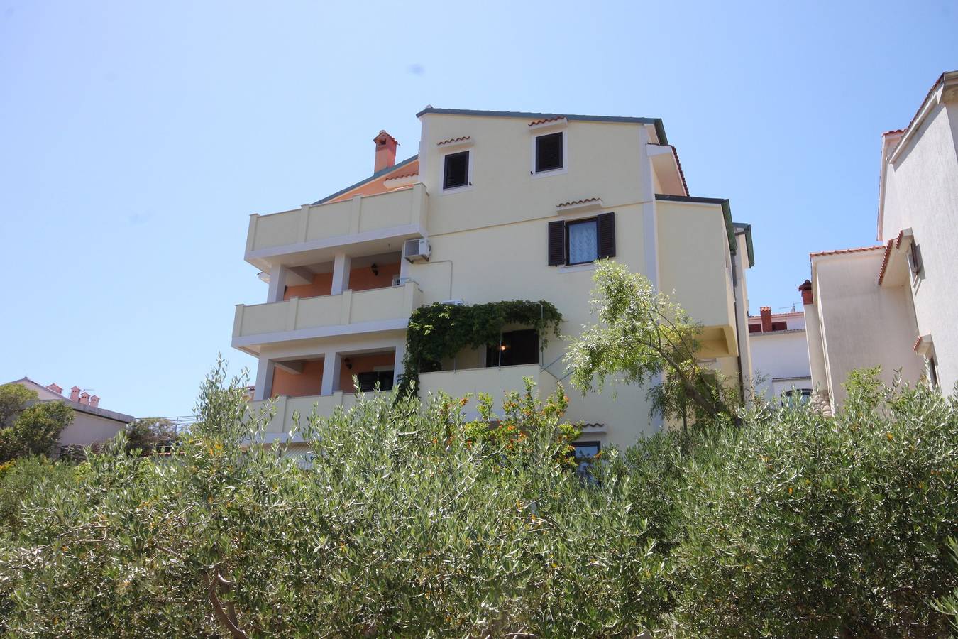 Ganze Wohnung, 1-Zimmer-Ferienwohnung mit Balkon und Meerblick Mali Losinj, Losinj A-7879-b in Mali Lošinj, Lošinj (Kvarner Bucht)