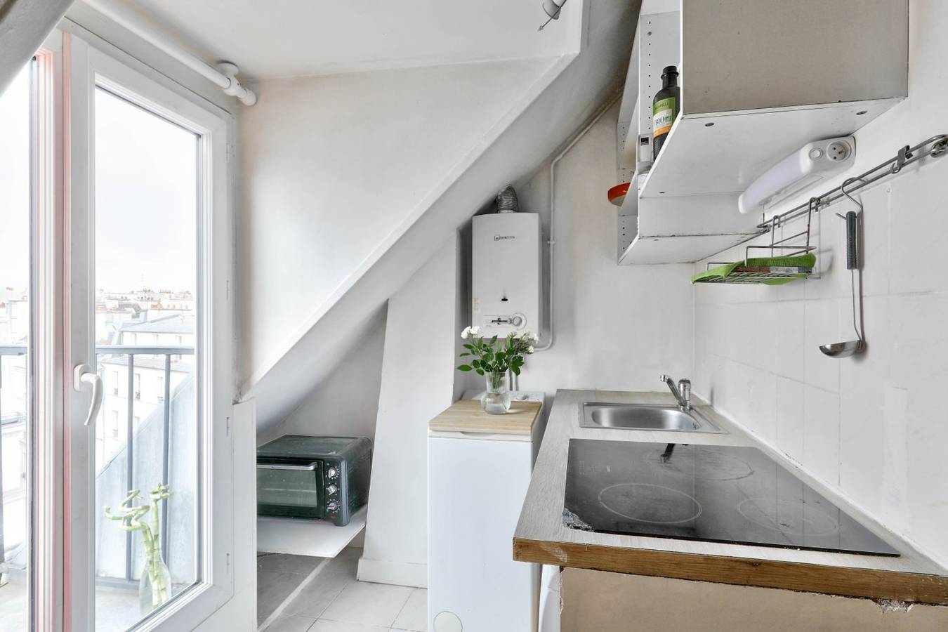 Ganze Wohnung, Cosy apartment under the roofs of Paris in 3e Arrondissement, Paris