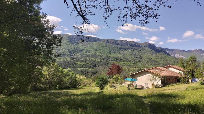 Location de vacances pour 4 personnes, avec vue et jardin, animaux acceptés à Noyers-sur-Jabron - 3