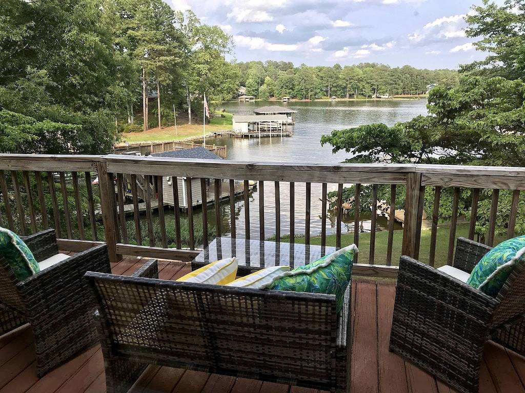 Entspannender Kurzurlaub am Lake Gaston (zwei separate Wohnbereiche für 9 Personen) in Lake Gaston