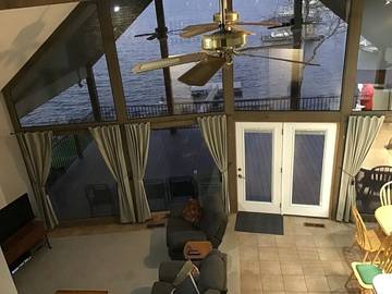 Vacation House for 14 Guests in Ozark Mountains, Oklahoma, Picture 1