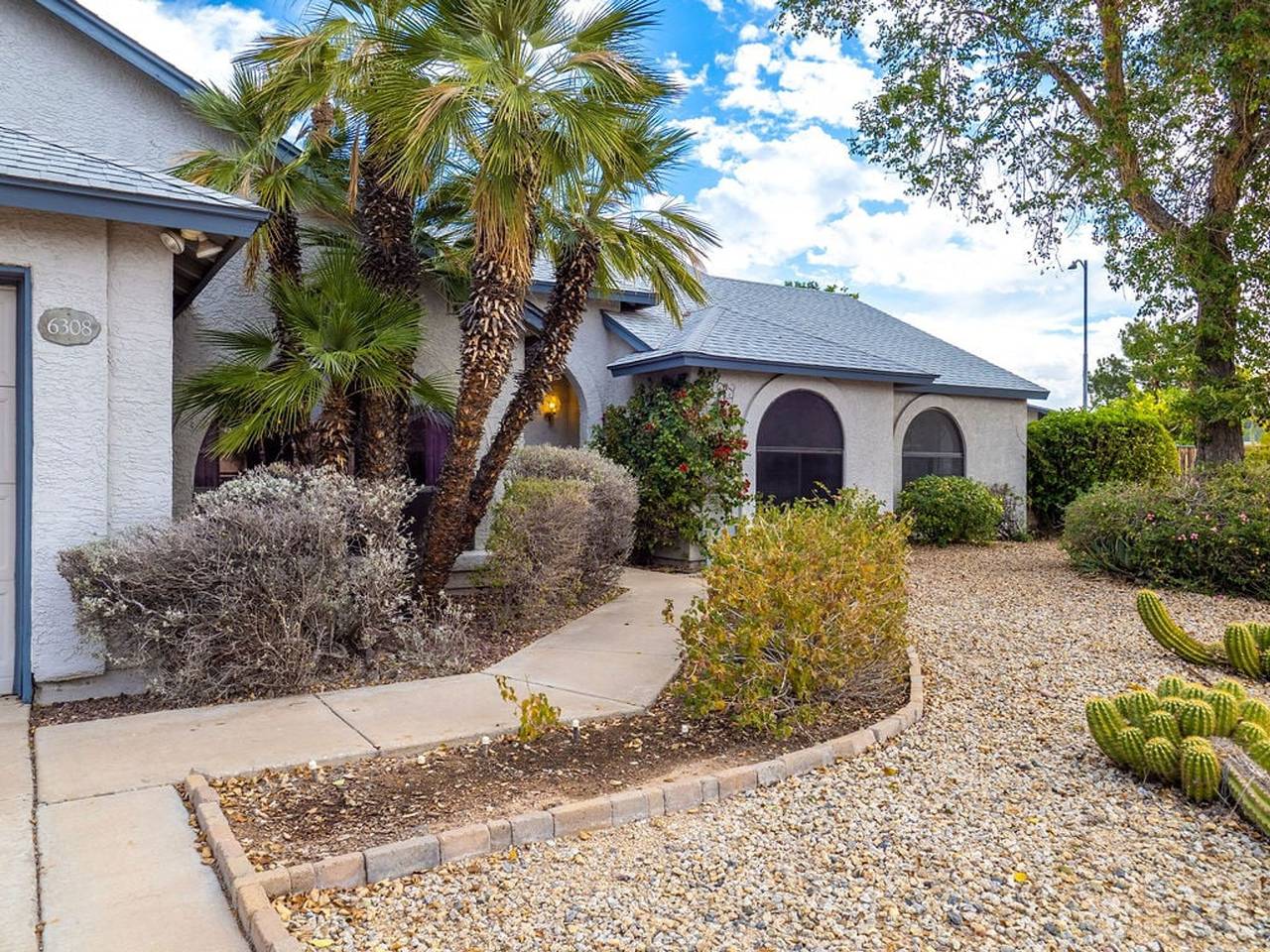 Vacation Rental for 10 Guests in Glendale, Maricopa County