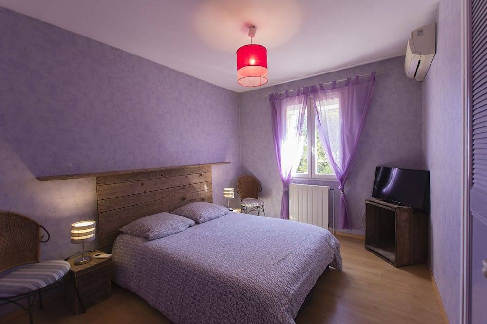 Chalet Con Piscina Cubierta Y Calefaccionada. in Sérignan, Côte d'Améthyste