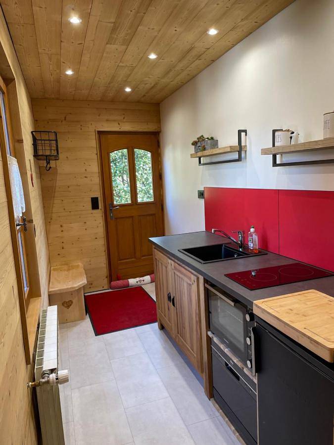 Gîte pour 2 personnes, avec jardin ainsi que terrasse et vue, animaux acceptés à Le Petit-Bornand-les-Glières - 2