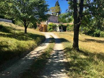 Gîte pour 2 personnes, avec vue et balcon ainsi que piscine et jardin à Piégros-la-Clastre