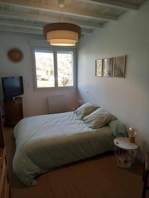 Location de vacances pour 6 personnes, avec vue et jardin à Montory - 2