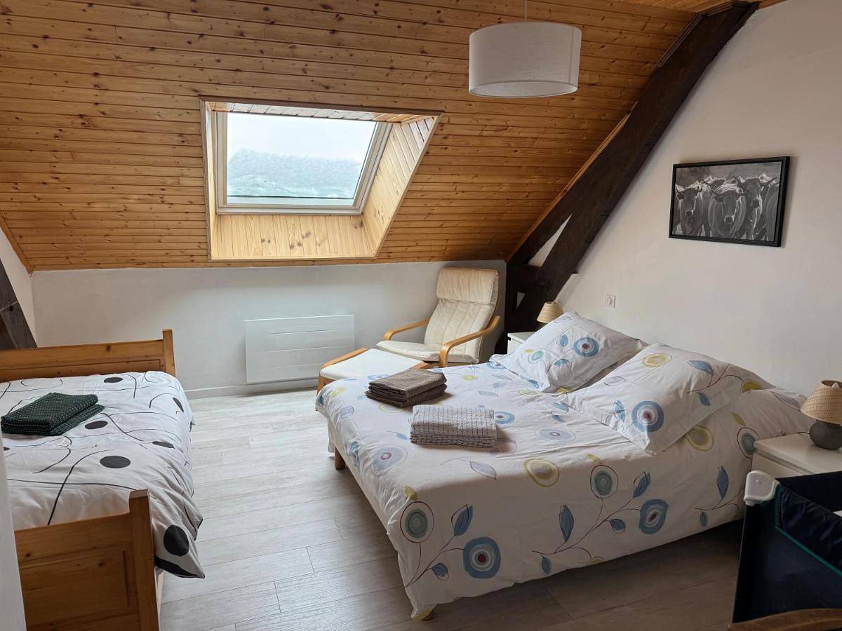 Appartement entier, Two-Bedroom Apartment in Nasbinals, Région de Mende