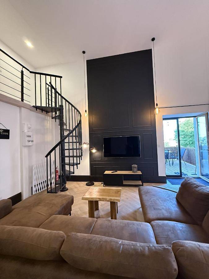 Appartement de vacances pour 5 personnes, avec vue ainsi que piscine et jardin