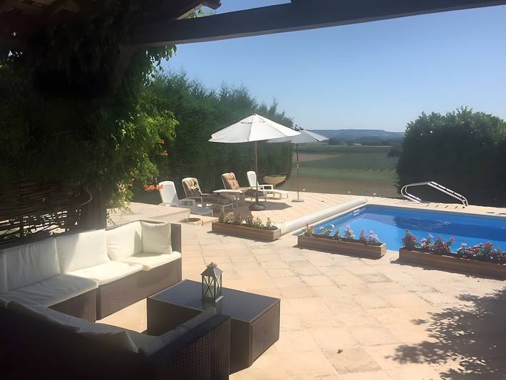 Charming gite with a private pool in the French countryside